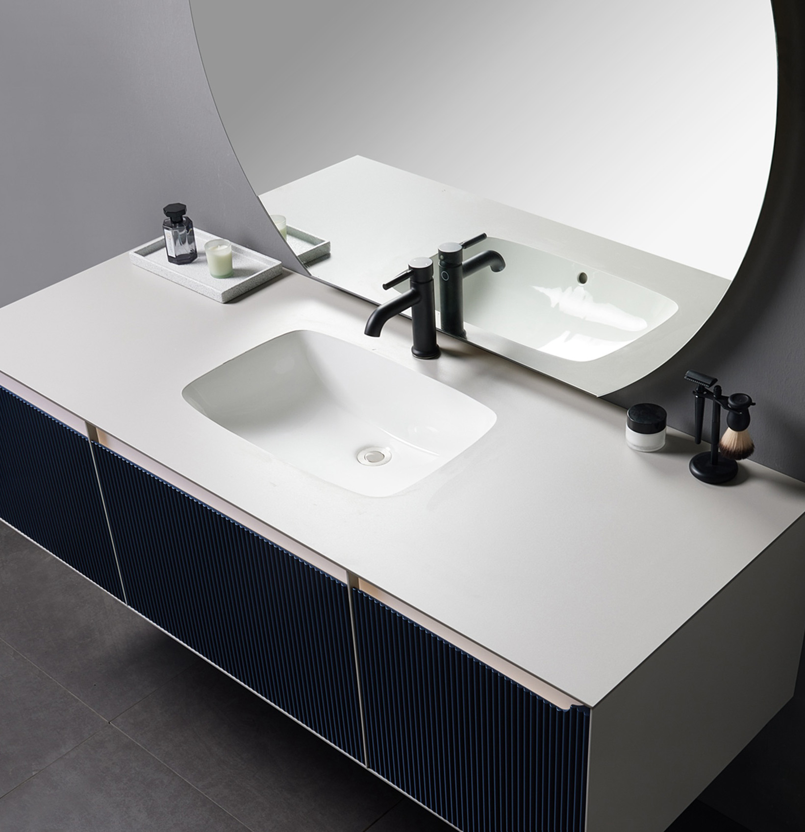 Bathroom cabinet